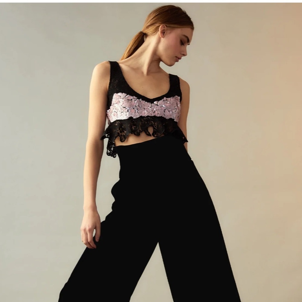 NWT Cynthia Rowley The Cosmo Sequin Top
Light pink sequin with black lace - Picture 3 of 5